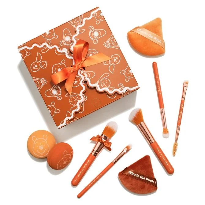 Disney x Spectrum Collections Winnie the Pooh Gingerbread Holiday